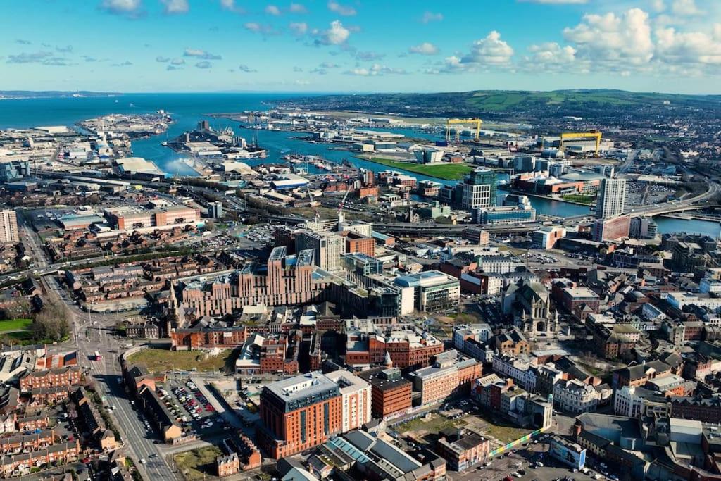 Elegant Belfast City Centre Apt Walk Everywhere Exterior foto