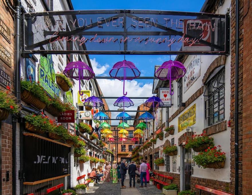Elegant Belfast City Centre Apt Walk Everywhere Exterior foto